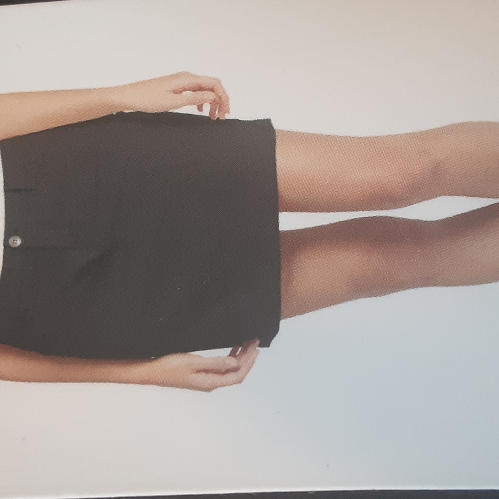 EDDIE BAUER BLACK ADVENTURE 2.0 SKORT, SIZE 10